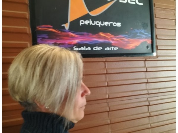 Marzo 2026: Tres hombres de prensa que escriben&nbsp;novelas